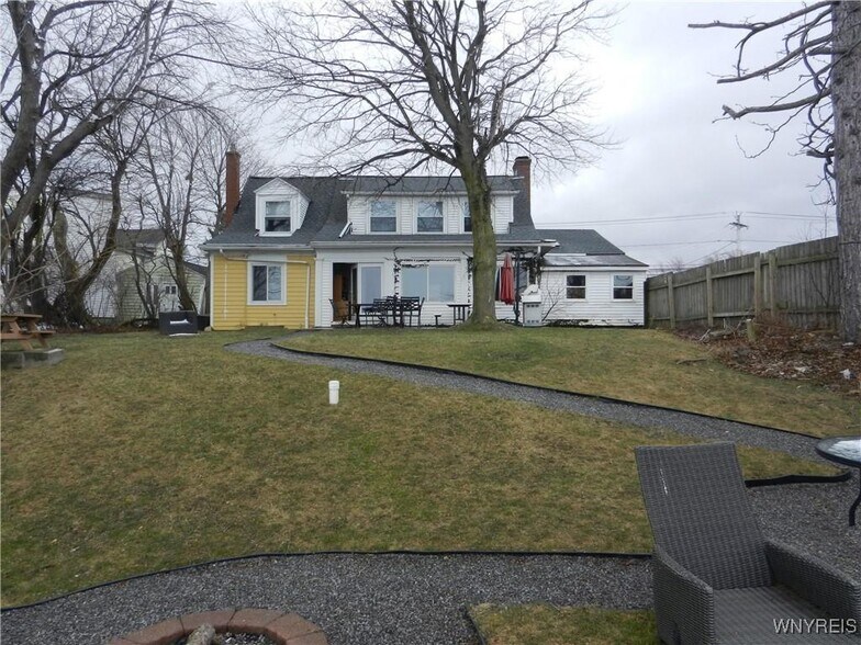 4904 Lake Shore Rd, Hamburg, NY à vendre - Photo de l’immeuble – Image 2 sur 17