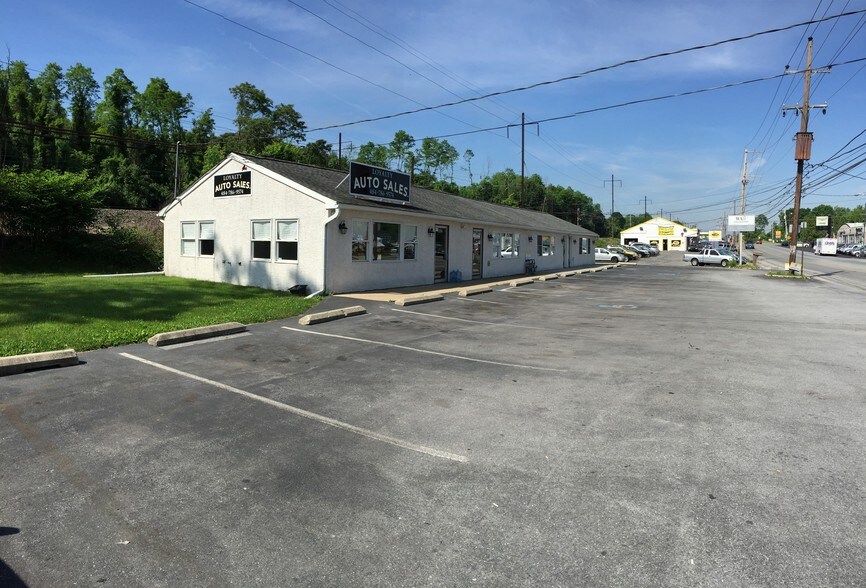 2320-2324 E Lincoln Hwy, Coatesville, PA à louer - Photo de l’immeuble – Image 3 sur 10