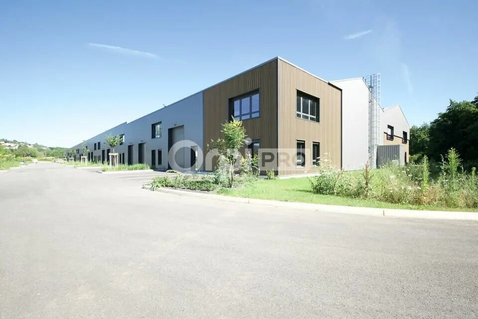 225 B Avenue Des Marronniers, Bourgoin-Jallieu à louer Photo de l’immeuble– Image 1 sur 10
