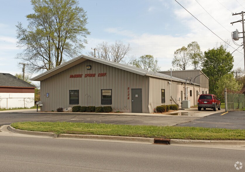 6135 W Grand River Rd, Brighton, MI à vendre - Photo de l’immeuble – Image 2 sur 5