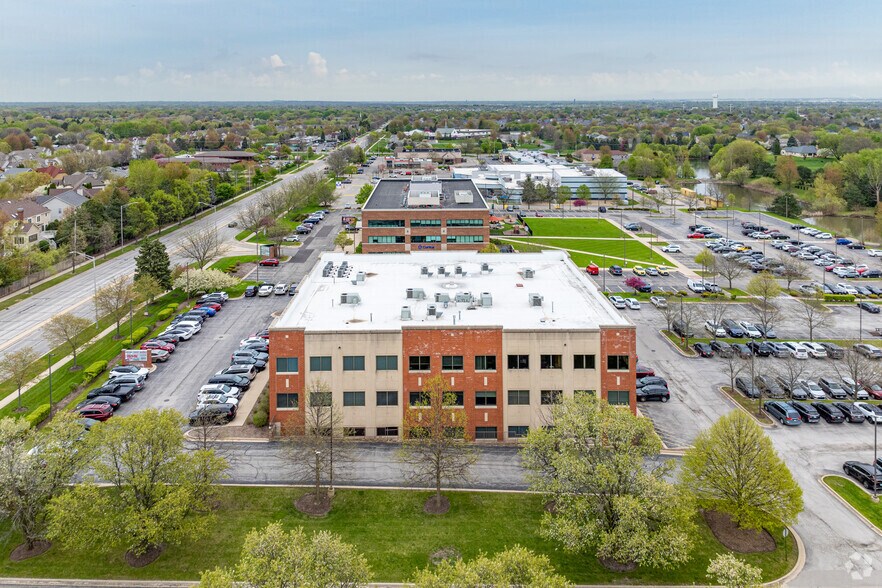 2272 95th St, Naperville, IL à vendre - Aérien – Image 3 sur 18