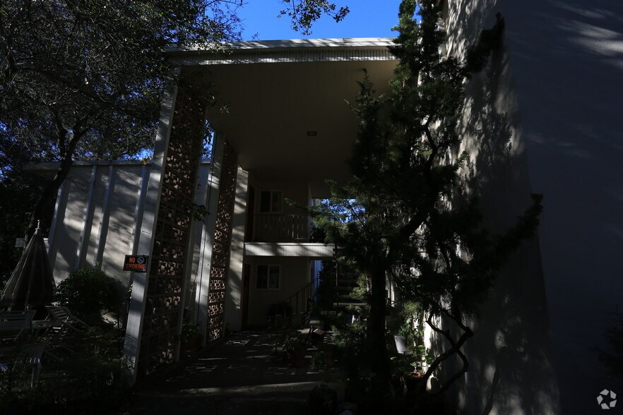 3366 Mendocino Ave, Santa Rosa, CA à vendre - Photo de l’immeuble – Image 2 sur 7