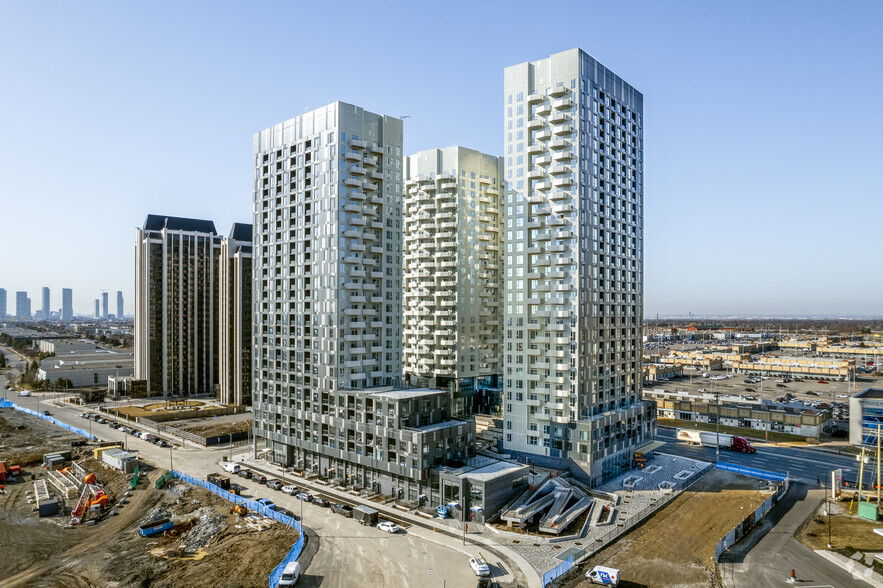 9097 Jane St, Vaughan, ON à louer - Photo de l’immeuble – Image 2 sur 4