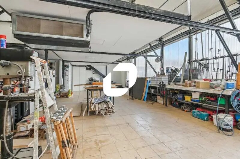 Local d'activités dans Colombes à vendre - Photo de l’immeuble – Image 3 sur 7