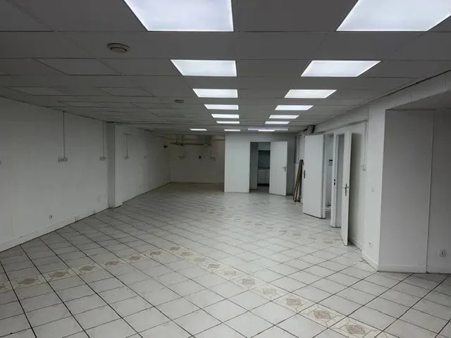 Local commercial dans Paris à louer Photo intérieure– Image 1 sur 3