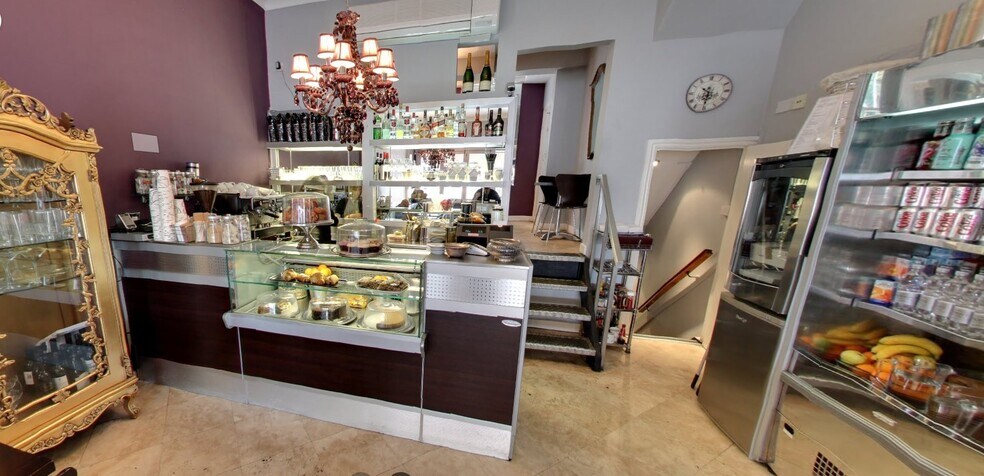 772 Finchley Rd, Londres à vendre - Photo de l’immeuble – Image 3 sur 4