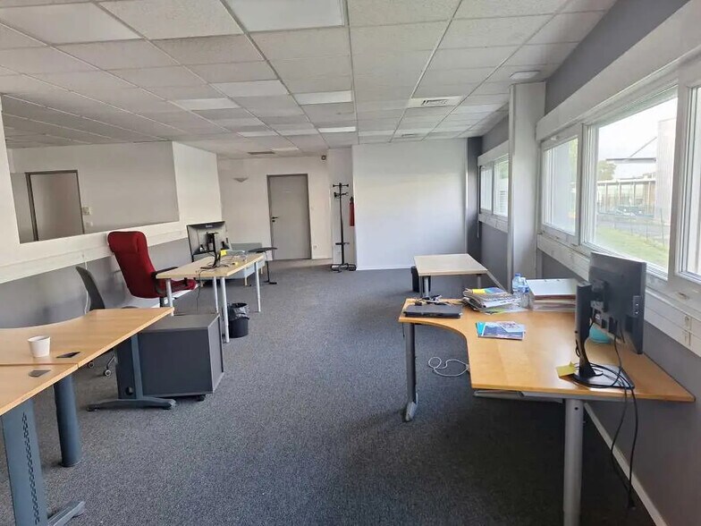 Bureau dans Lormont à louer - Photo intérieure – Image 3 sur 11