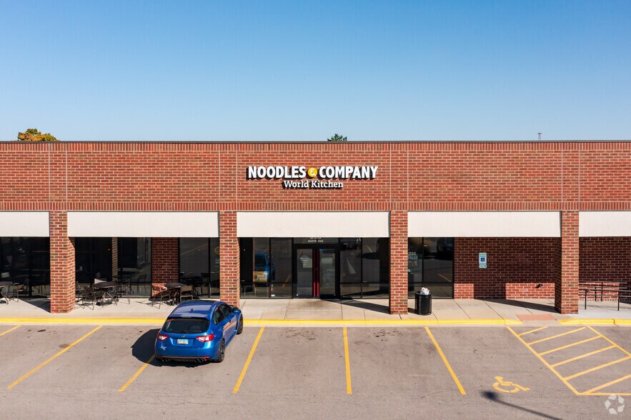 398-402 W Army Trail Rd, Bloomingdale, IL à louer - Photo de l’immeuble – Image 3 sur 8