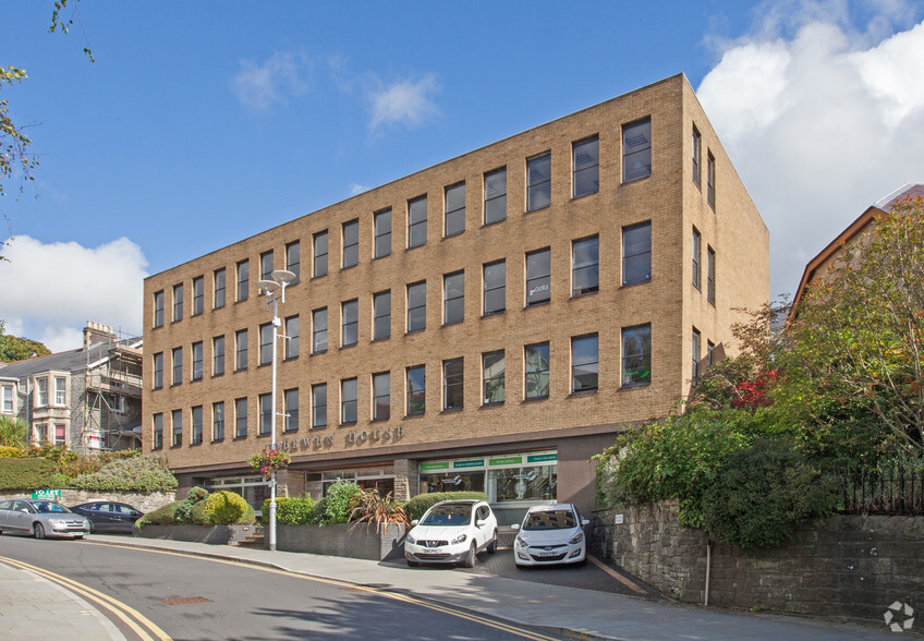 Court Rd, Bridgend à louer - Photo de l’immeuble – Image 1 sur 6