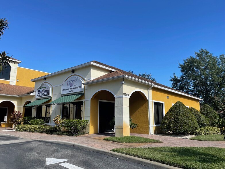 11309 Lake Underhill Rd, Orlando, FL à louer - Photo de l’immeuble – Image 2 sur 27