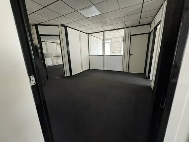 Bureau dans Saint-Martin-le-Vinoux à vendre - Photo intérieure – Image 2 sur 3