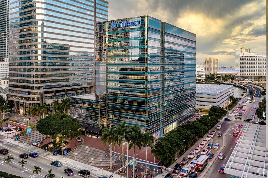 777 brickell Ave, Miami, FL à louer - Photo de l’immeuble – Image 3 sur 47