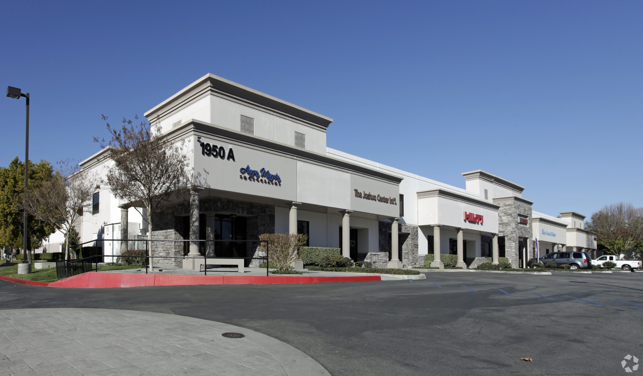 1950-2000 S Grove Ave, Ontario, CA à louer Photo principale– Image 1 sur 10