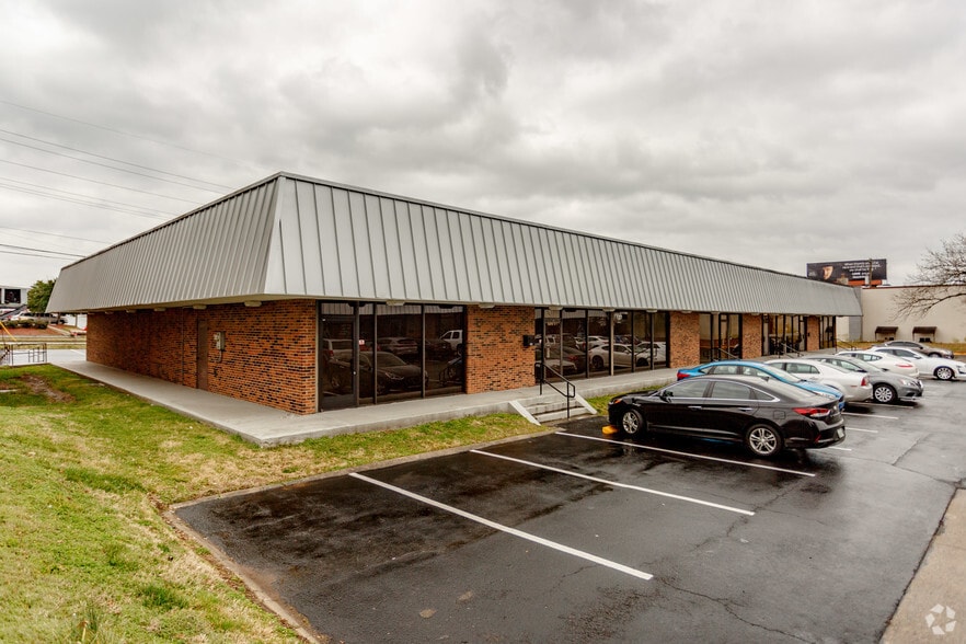 907 Rivergate Pky, Goodlettsville, TN à vendre - Photo principale – Image 2 sur 21