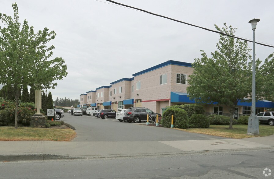 937 Dunford Ave, Langford, BC à louer - Photo de l’immeuble – Image 2 sur 5