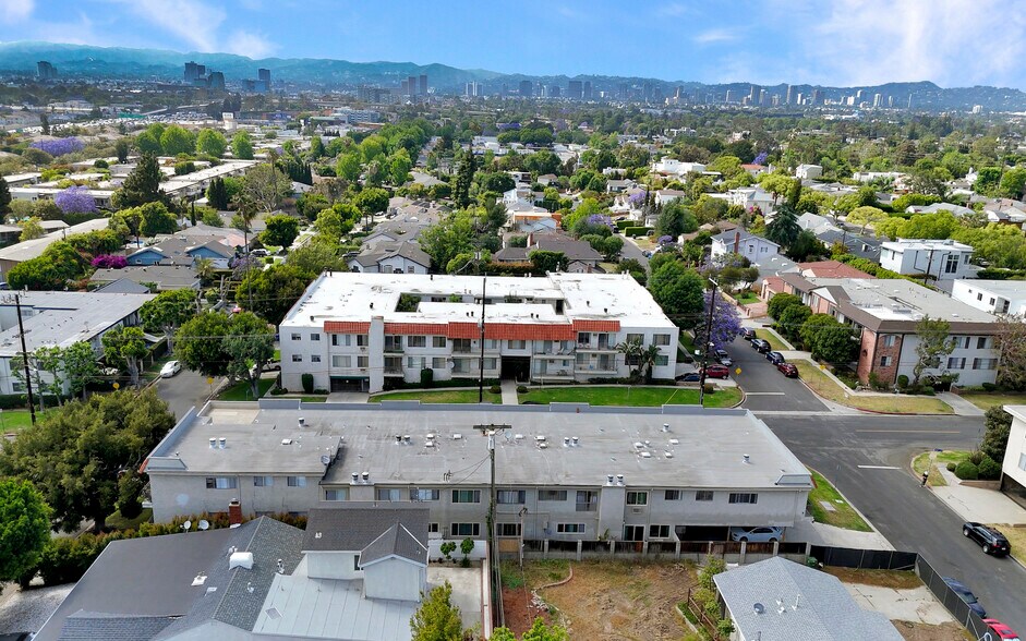 11060-11070 Rose Ave, Los Angeles, CA à vendre - Photo de l’immeuble – Image 3 sur 8