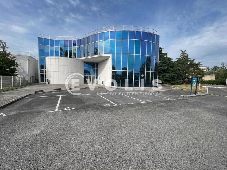 Industriel/Logistique dans Évry-Courcouronnes à louer - Photo de l’immeuble – Image 1 sur 7