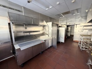 1253 Vine St, Los Angeles, CA à louer Photo intérieure– Image 1 sur 7