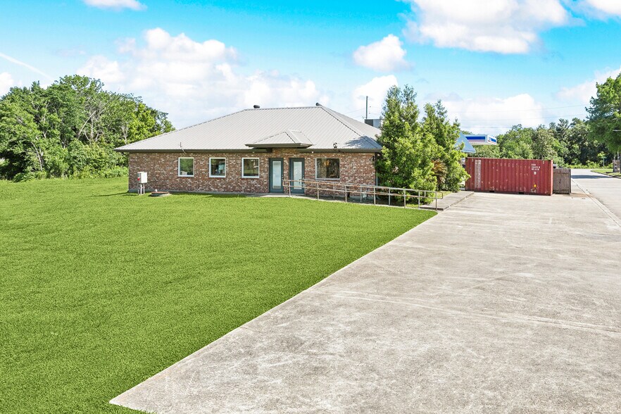 2916 S Lake Blvd, Violet, LA à vendre - Photo de l’immeuble – Image 2 sur 7