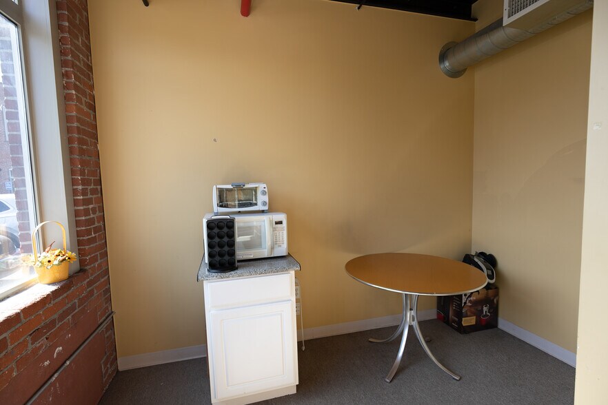 40 Spruce St, Leominster, MA à louer - Photo intérieure – Image 3 sur 23