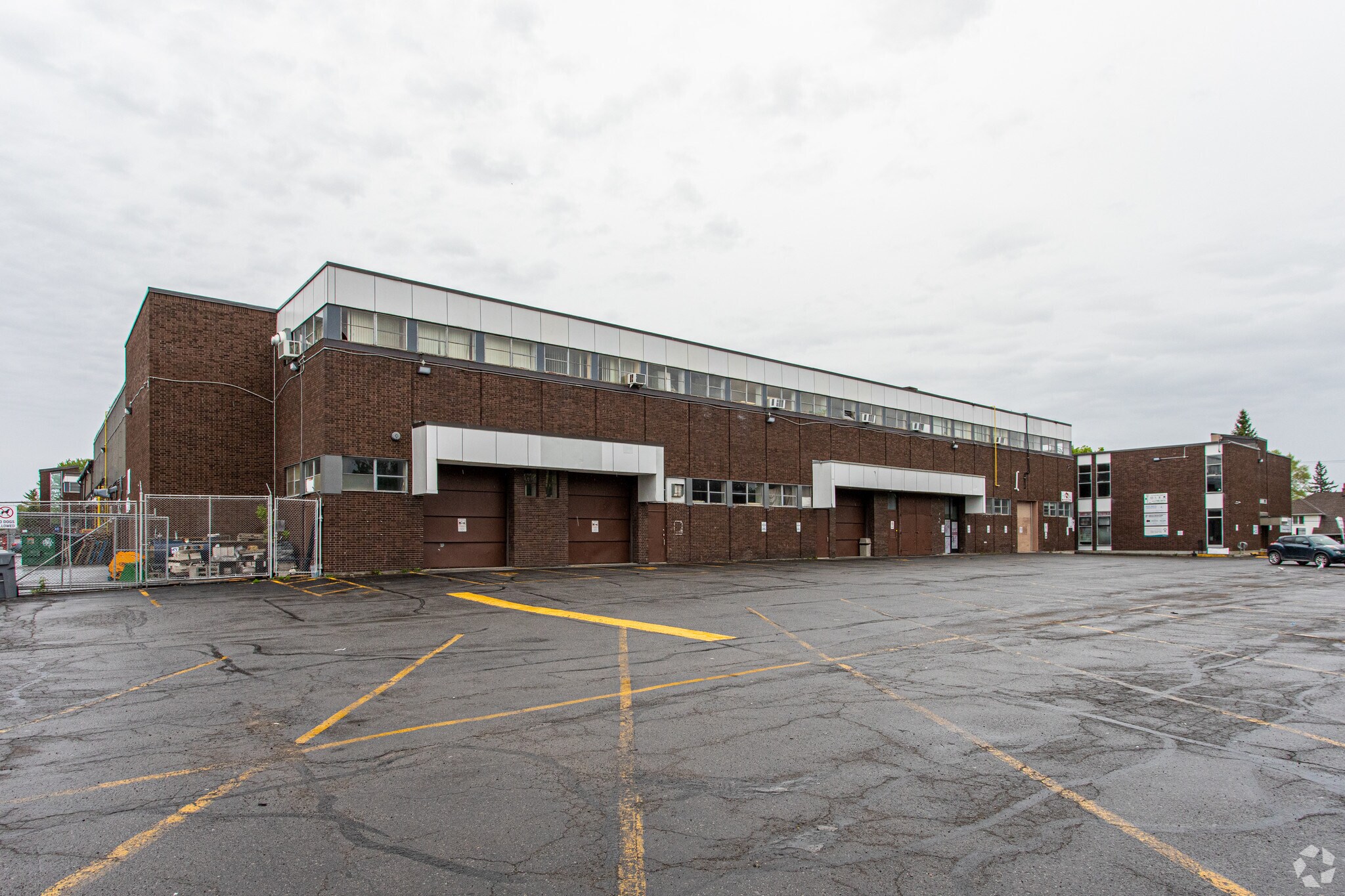 225-235 Donald St, Ottawa, ON à louer Photo principale– Image 1 sur 3