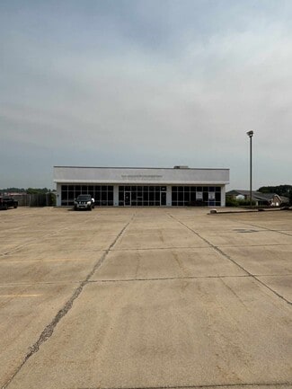Plus de détails pour 530 McDonald Dr NE, Sugarcreek, OH - Local d'activités à louer