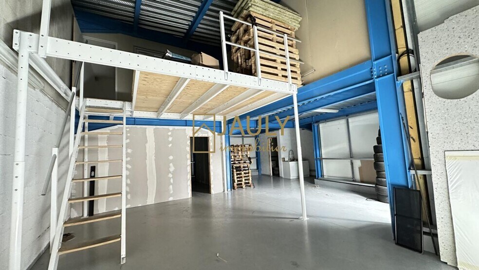 Local d'activités dans Mareuil-lès-Meaux à vendre - Photo de l’immeuble – Image 1 sur 15