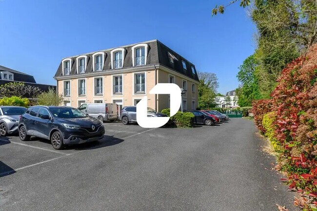 Plus de détails pour 3 Chemin De La Dime, Roissy-en-France - Bureau à louer