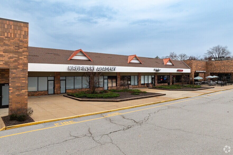14815-14855 Clayton Rd, Chesterfield, MO à louer - Photo de l’immeuble – Image 2 sur 6