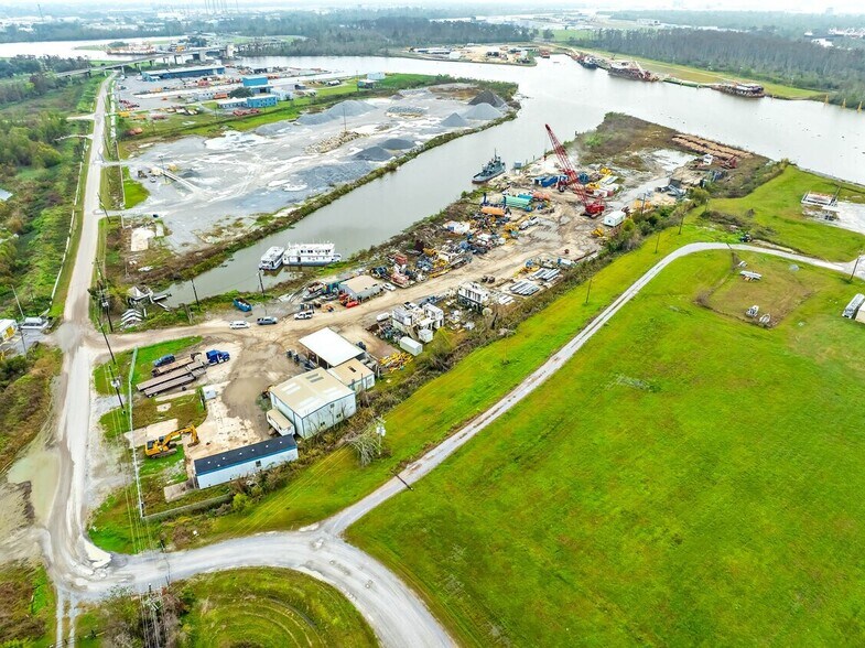 50 Concord Rd - 15 acres, Houma, LA à vendre - Photo de l’immeuble – Image 2 sur 4