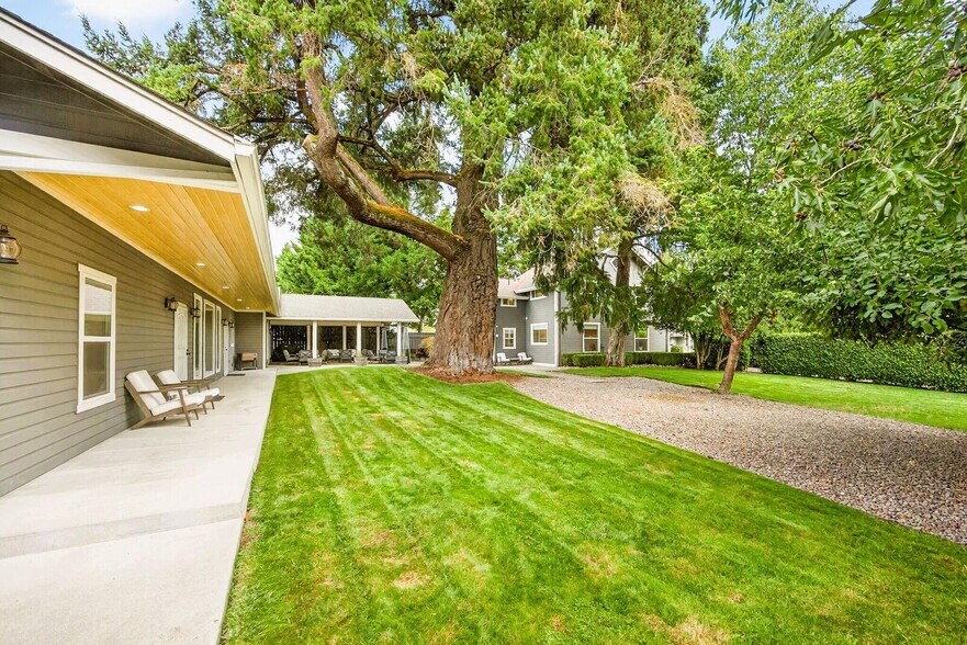 111 Cedar St, Rogue River, OR à vendre - Photo de l’immeuble – Image 2 sur 56