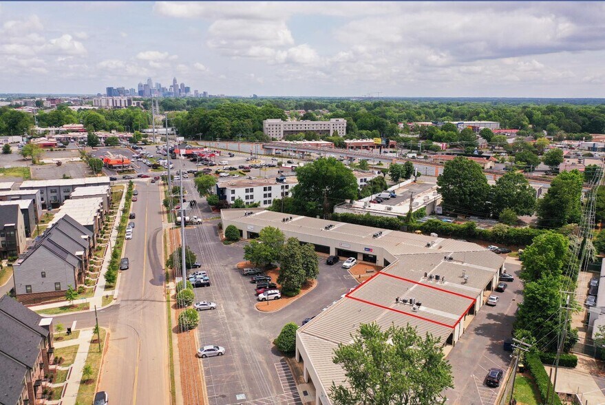 4801 Chastain Ave, Charlotte, NC à louer - Photo de l’immeuble – Image 1 sur 17