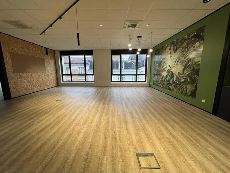 Bureau dans Reims à louer - Photo de l’immeuble – Image 3 sur 12