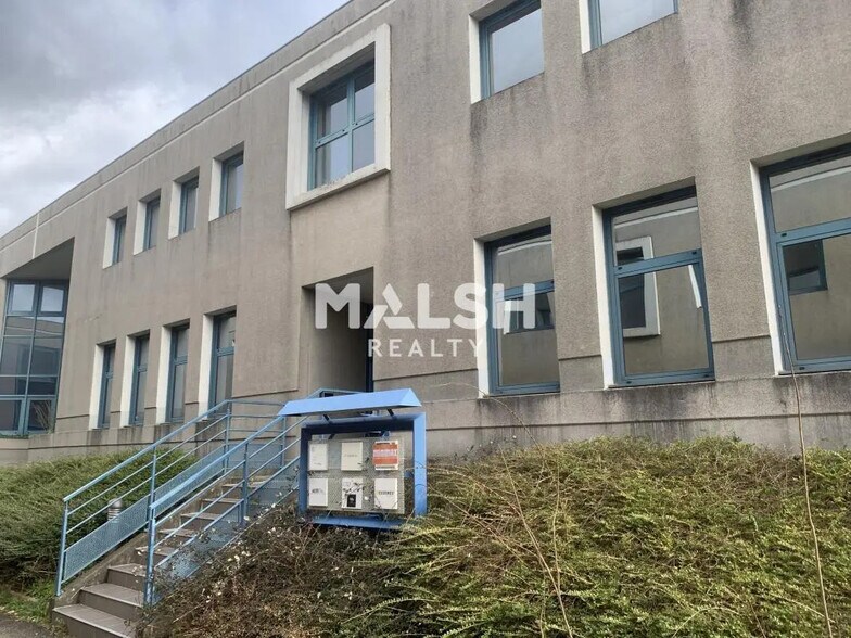 Bureau dans Saint-Quentin-Fallavier à louer - Photo de l’immeuble – Image 1 sur 14