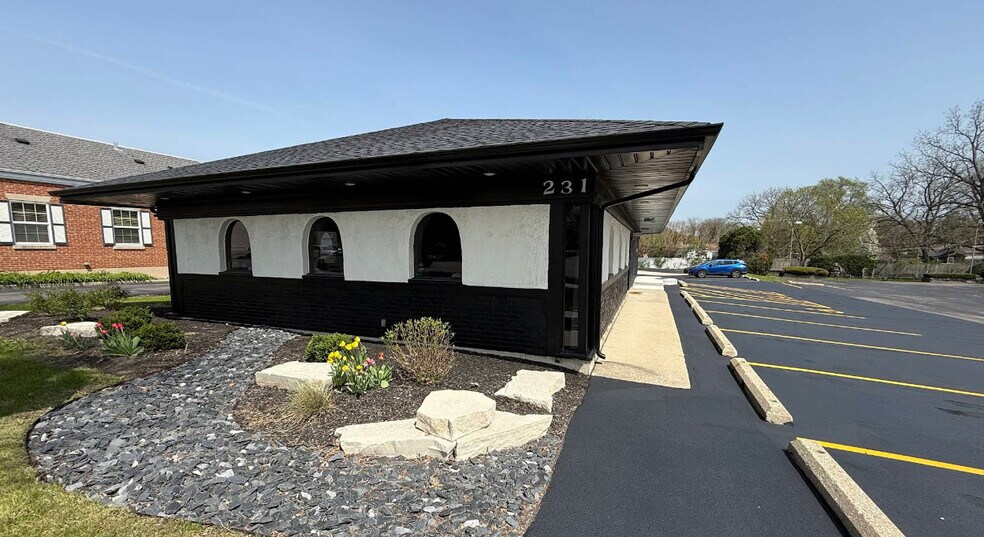 231 N Northwest Hwy, Palatine, IL à louer - Photo de l’immeuble – Image 2 sur 7