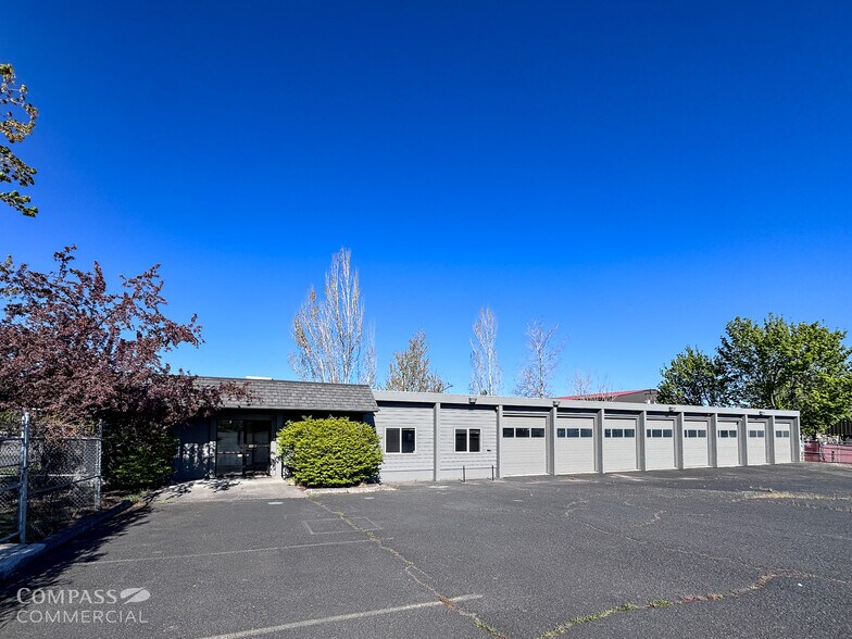 100 NE Hawthorne Ave, Bend, OR à louer - Photo principale – Image 1 sur 5