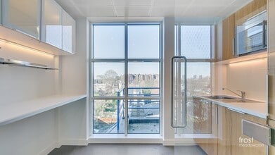 346-346A Kensington High St, Londres à louer Photo intérieure– Image 1 sur 6