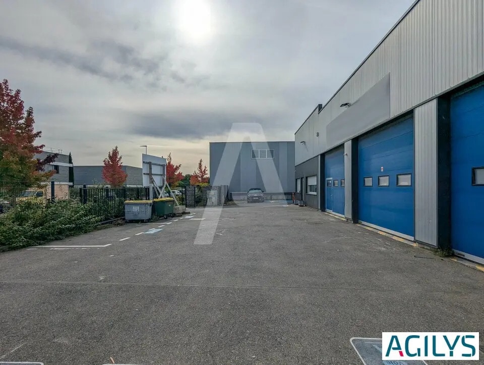 Local d'activités dans Guibeville à vendre Photo de l’immeuble– Image 1 sur 13