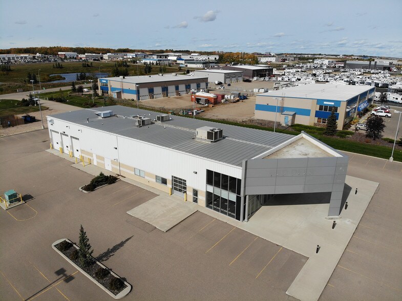 295 Burnt Park Dr, Red Deer County, AB à louer - Photo de l’immeuble – Image 1 sur 8