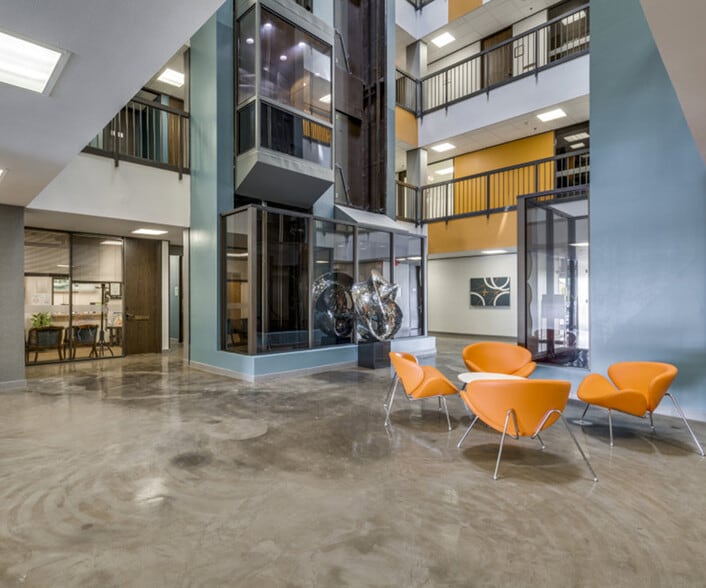 1120 Nasa Pky, Houston, TX à louer - Hall d’entrée – Image 2 sur 5