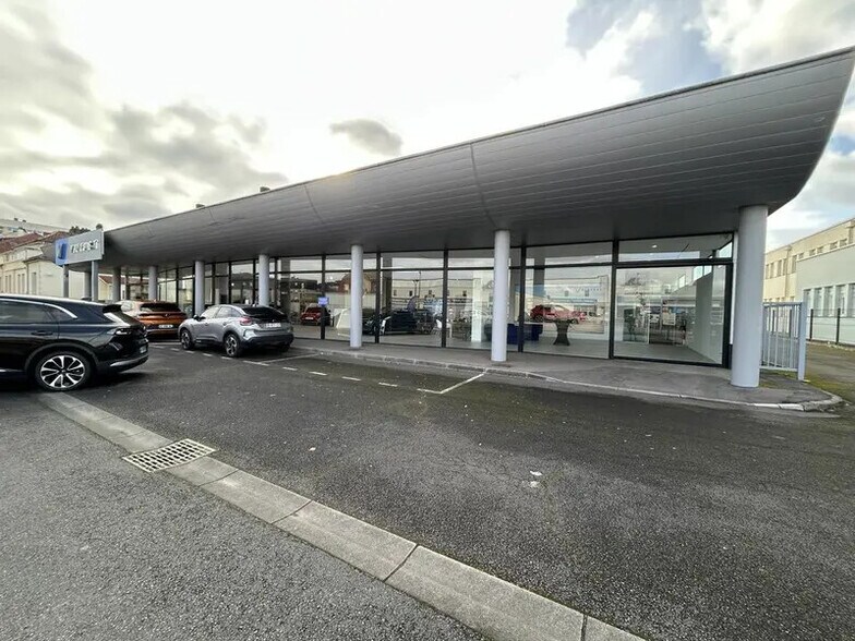 Local d’activités dans Longeville-lès-Metz à louer - Photo de l’immeuble – Image 2 sur 17