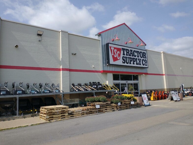 1001 E Main St, Bradford, PA à louer - Photo de l’immeuble – Image 3 sur 5