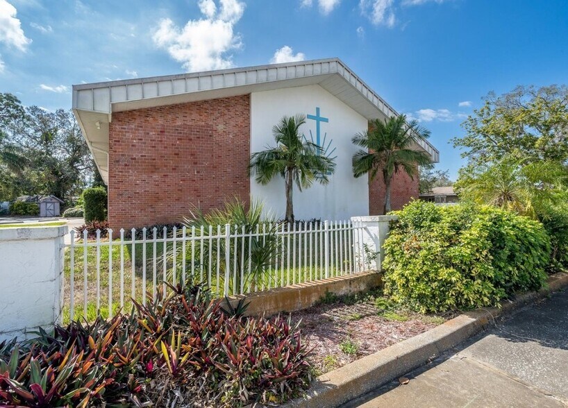 3500 13th Ave N, Saint Petersburg, FL à vendre - Photo de l’immeuble – Image 1 sur 23