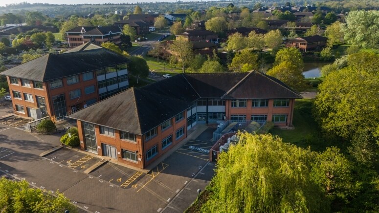 Occam Rd, Guildford à louer - Photo de l’immeuble – Image 2 sur 3