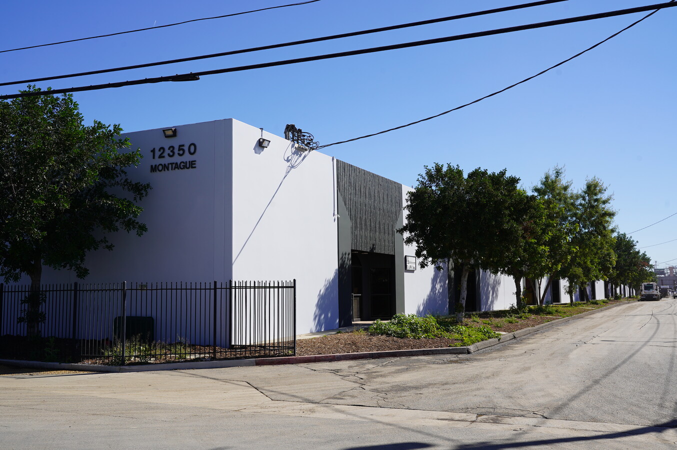 12350 Montague St, Pacoima, CA 91331 - Lot F - - Photo intérieure - Image 2 of 6