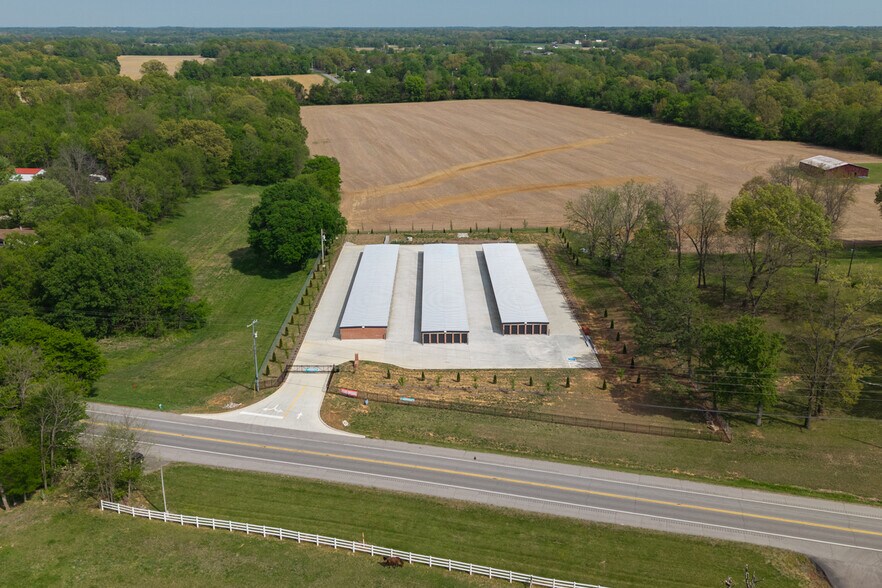 4624 Highway 31 W, Cottontown, TN à vendre - Photo de l’immeuble – Image 3 sur 22
