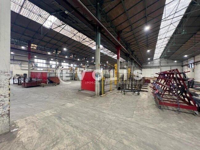 Plus de détails pour 225 Avenue Des Marronniers, Bourgoin-Jallieu - Local d’activités à vendre