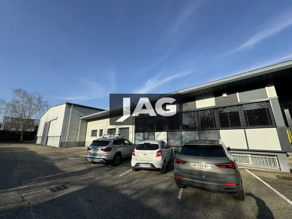 Local d'activités dans CHAMPAGNE-AU-MONT-D'OR à vendre Photo de l’immeuble– Image 1 sur 18