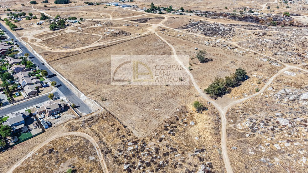 950 David Jones rd, Perris, CA à vendre - Photo de l’immeuble – Image 2 sur 5