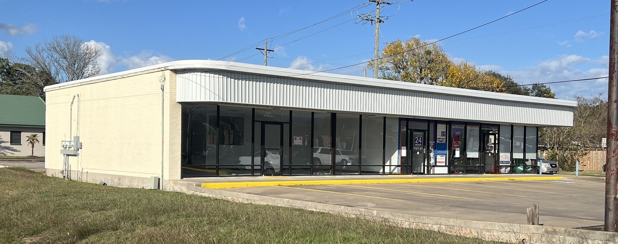 2610 TX-35 Loop, Alvin, TX à louer Photo de l’immeuble– Image 1 sur 4
